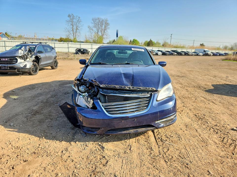 50897656 :رقم المزاد ، 1C3CCBBB2EN128494 vin ، 2014 Chrysler 200 مزاد بيع