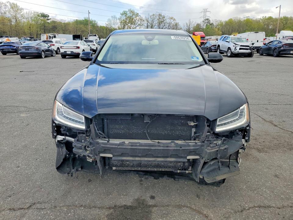 50639256 :رقم المزاد ، WAU44AFD1JN000421 vin ، 2018 Audi A8 مزاد بيع