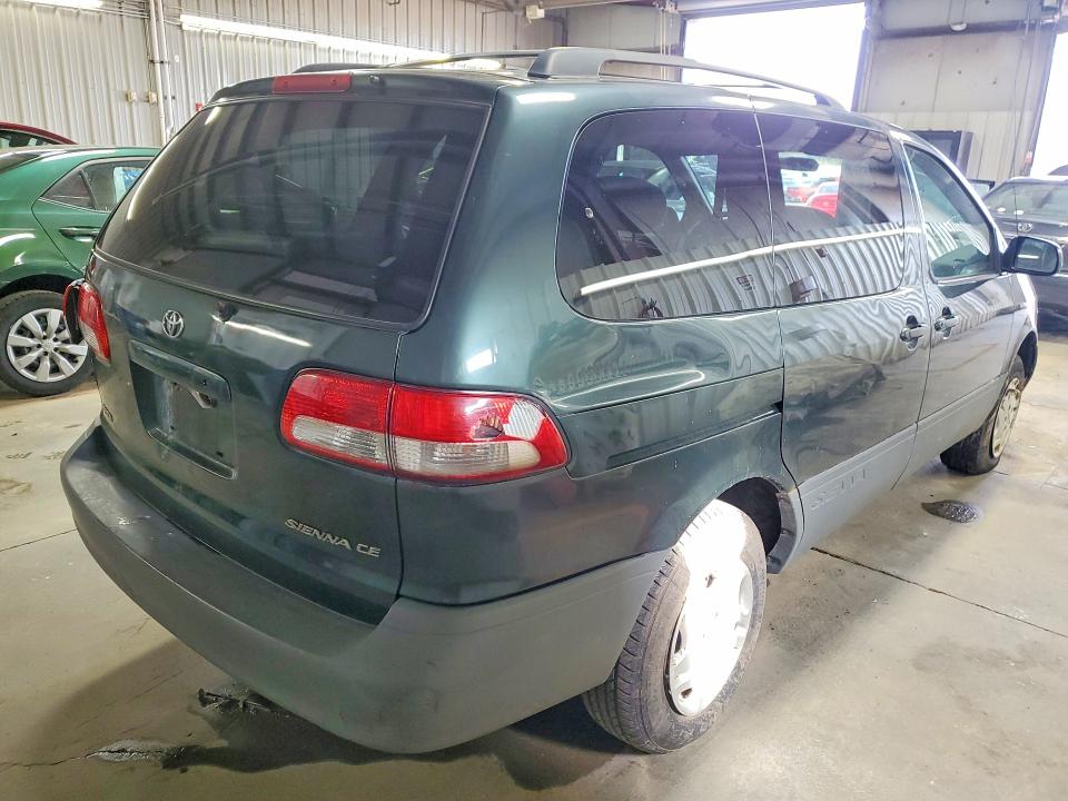 50283176 :رقم المزاد ، 4T3ZF19C52U470547 vin ، 2002 Toyota Sienna مزاد بيع