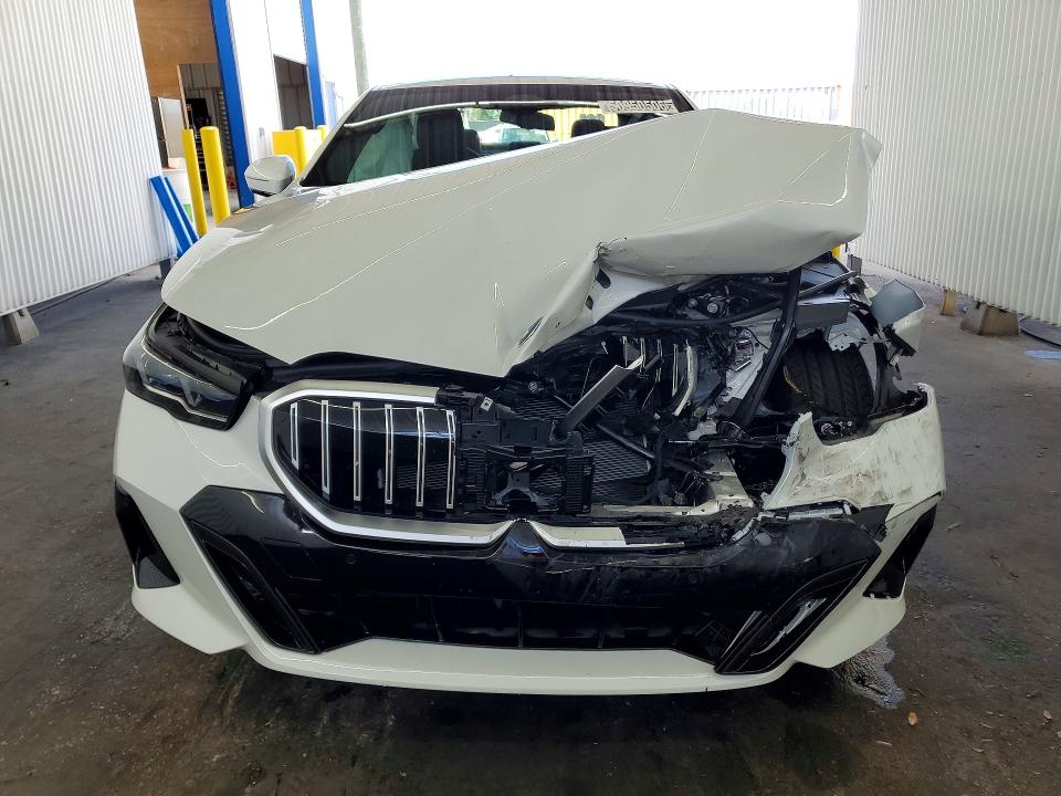 50950506 :رقم المزاد ، WBA53FJ0XTCX57115 vin ، 2026 Bmw 530 مزاد بيع