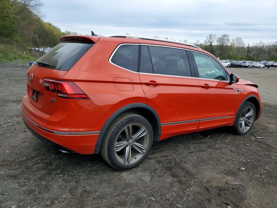 Продаж на аукціоні авто 2018 Volkswagen Tiguan, vin: 3VV2B7AX2JM207951, номер лоту: 50726466