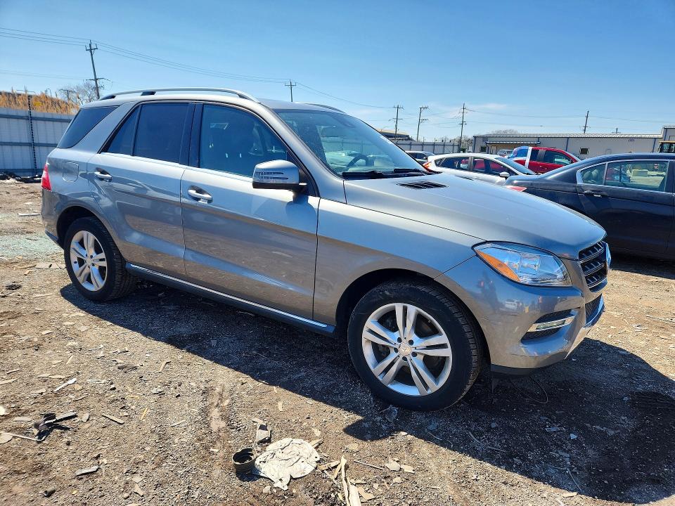 2015 Mercedes-benz Ml მანქანა იყიდება აუქციონზე, vin: 4JGDA5HBXFA611623, აუქციონის ნომერი: 49085106