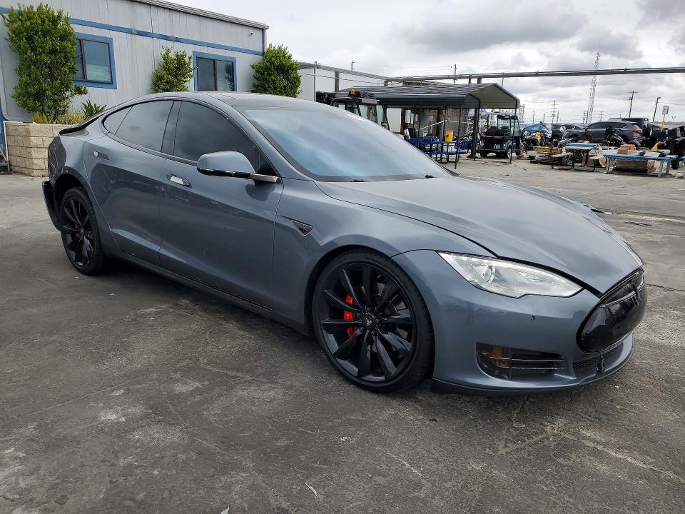 50763856 :رقم المزاد ، 5YJSA1H16EFP38287 vin ، 2014 Tesla Model S مزاد بيع