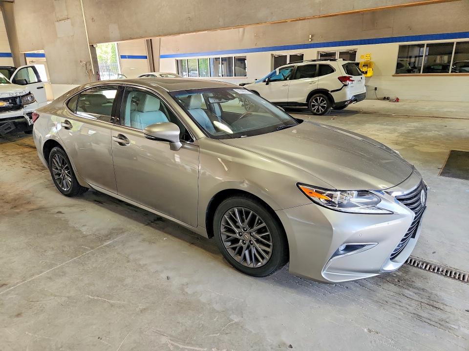 51240636 :رقم المزاد ، 58ABK1GG7JU098938 vin ، 2018 Lexus Es مزاد بيع