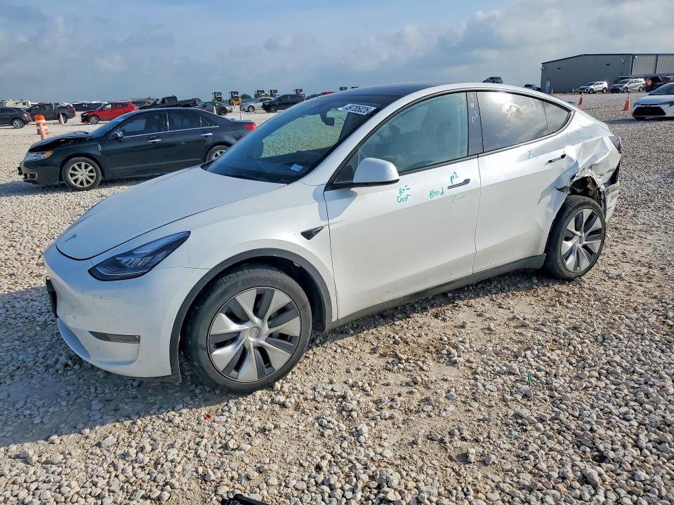 Auction sale of the 2023 Tesla Model Y, vin: 7SAYGDEF4PA049541, lot number: 49785026