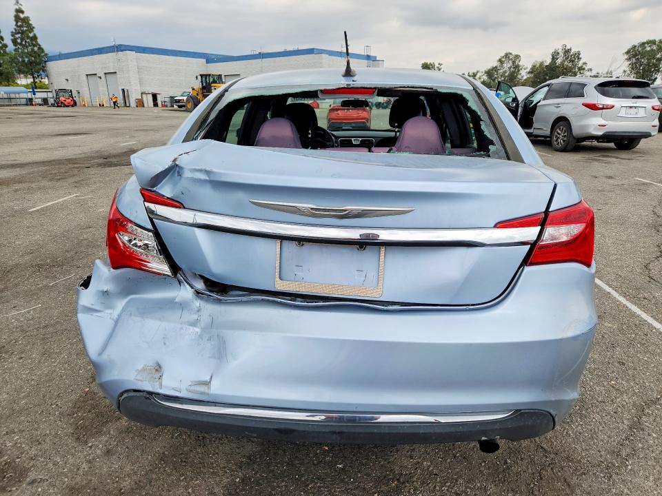 2013 Chrysler 200 მანქანა იყიდება აუქციონზე, vin: 1C3CCBAB2DN698740, აუქციონის ნომერი: 48637786