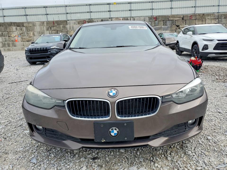 48861066 :رقم المزاد ، WBA3C3G52ENR25894 vin ، 2014 Bmw 320 مزاد بيع