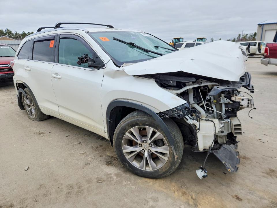 48474576 :رقم المزاد ، 5TDJKRFH8FS211338 vin ، 2015 Toyota Highlander مزاد بيع
