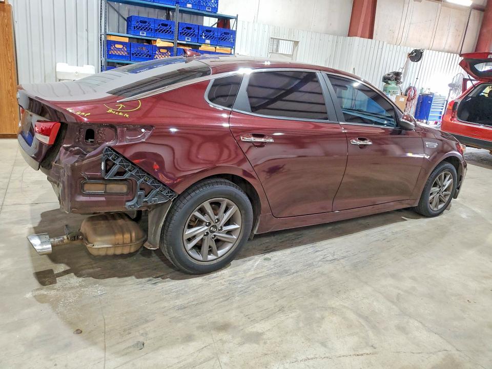 2020 Kia Optima მანქანა იყიდება აუქციონზე, vin: 5XXGT4L3XLG411847, აუქციონის ნომერი: 49094366