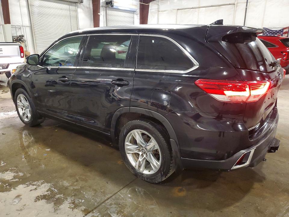 51865346 :رقم المزاد ، 5TDDZRFH8JS877830 vin ، 2018 Toyota Highlander مزاد بيع