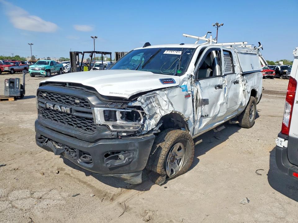 51065196 :رقم المزاد ، 3C6UR5CJXNG298401 vin ، 2022 Ram 2500 مزاد بيع