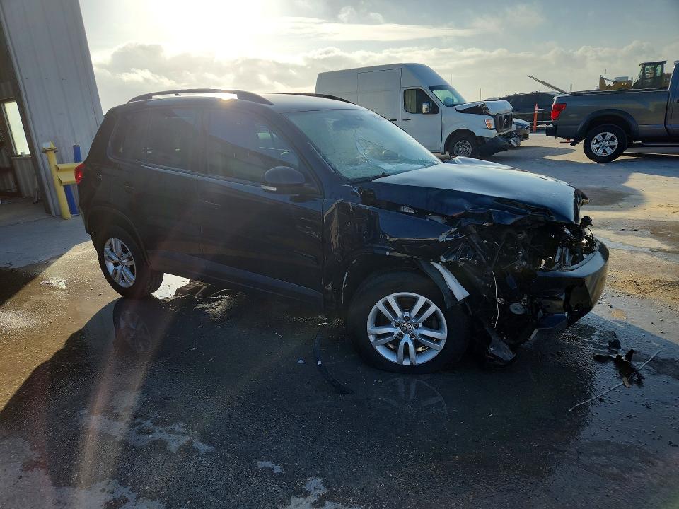 Продажа на аукционе авто 2017 Volkswagen Tiguan, vin: WVGAV7AX6HK018895, номер лота: 51094396