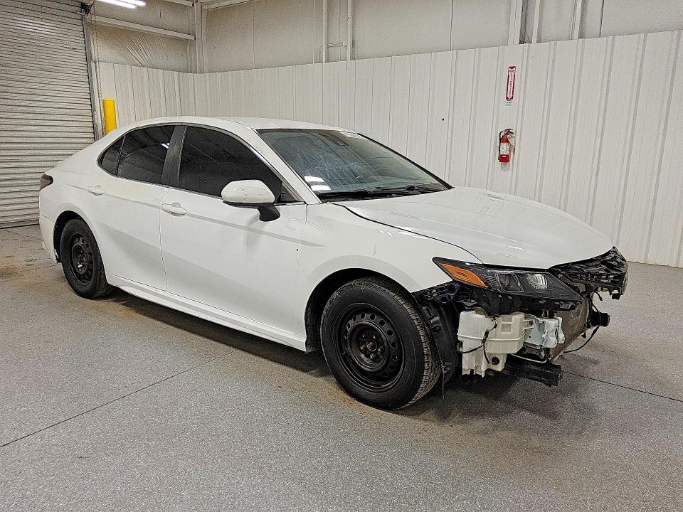 50723236 :رقم المزاد ، 4T1G11AK0MU543957 vin ، 2021 Toyota Camry مزاد بيع