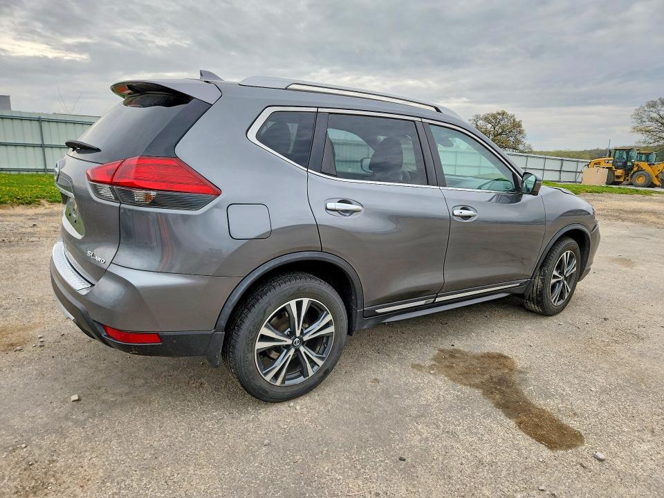 2017 Nissan Rogue მანქანა იყიდება აუქციონზე, vin: JN8AT2MV8HW017834, აუქციონის ნომერი: 51443766