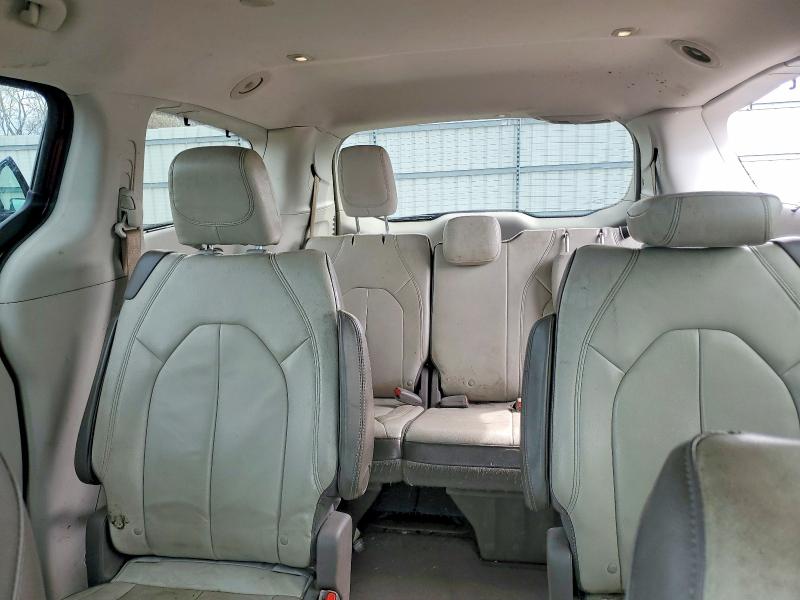 50290956 :رقم المزاد ، 2C4RC1BG3HR584393 vin ، 2017 Chrysler Pacifica مزاد بيع
