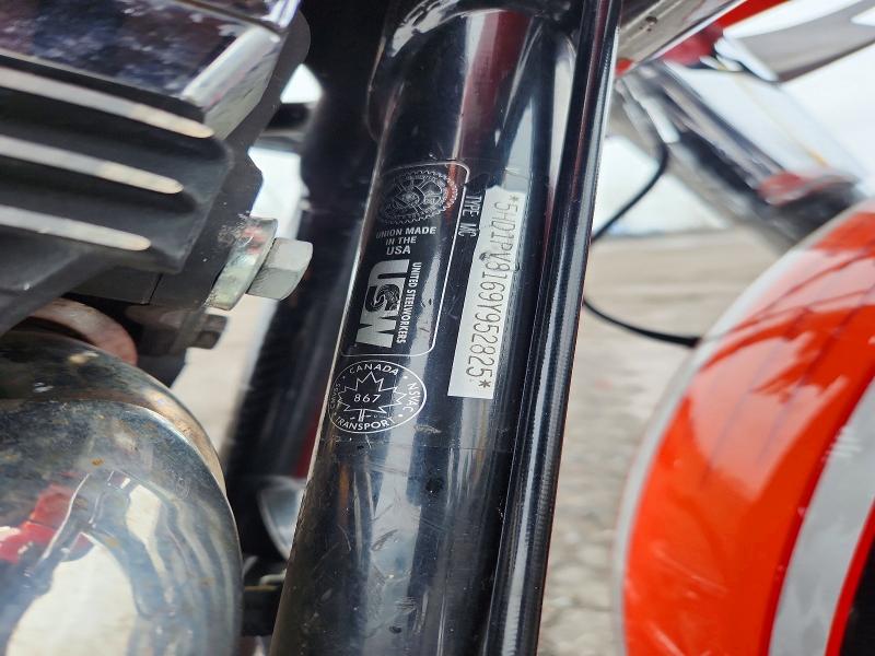49892176 :رقم المزاد ، 5HD1PV8169Y952825 vin ، 2009 Harley-davidson Fltrse3 مزاد بيع