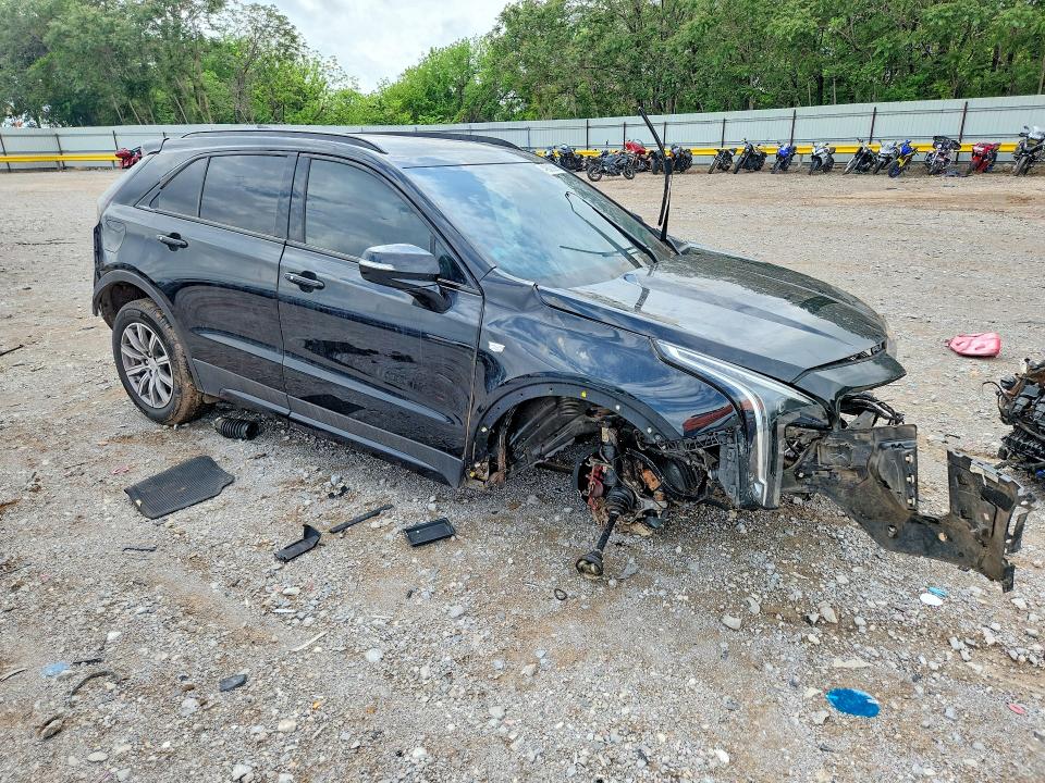 49505096 :رقم المزاد ، 1GYFZER4XMF008512 vin ، 2021 Cadillac Xt4 مزاد بيع