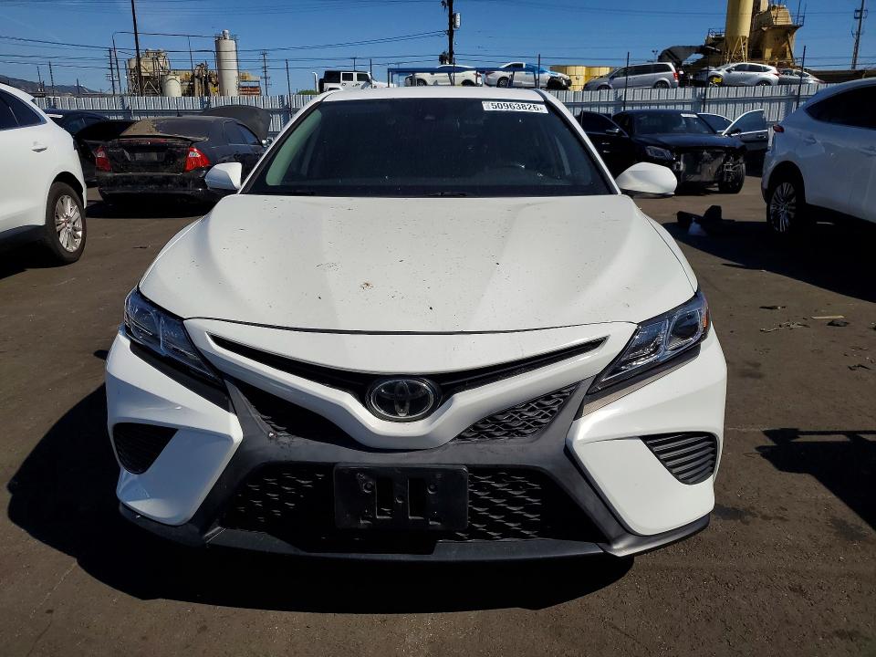 50963826 :رقم المزاد ، 4T1B11HK5KU214474 vin ، 2019 Toyota Camry مزاد بيع