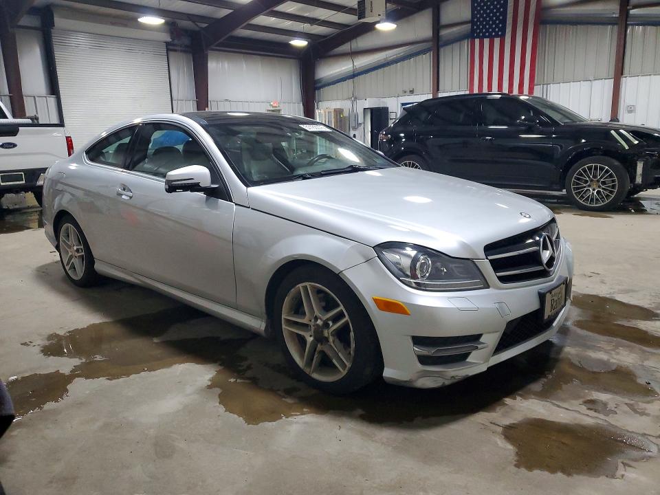 51160076 :رقم المزاد ، WDDGJ8JB4DG081663 vin ، 2013 Mercedes-benz C مزاد بيع
