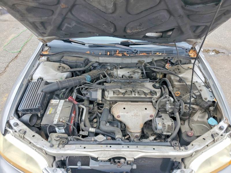 1999 Honda Accord მანქანა იყიდება აუქციონზე, vin: 1HGCG564XXA071017, აუქციონის ნომერი: 52050106