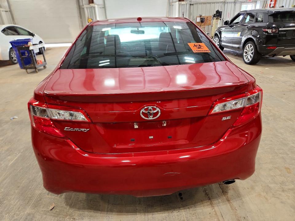 51560196 :رقم المزاد ، 4T1BF1FK3EU798978 vin ، 2014 Toyota Camry مزاد بيع