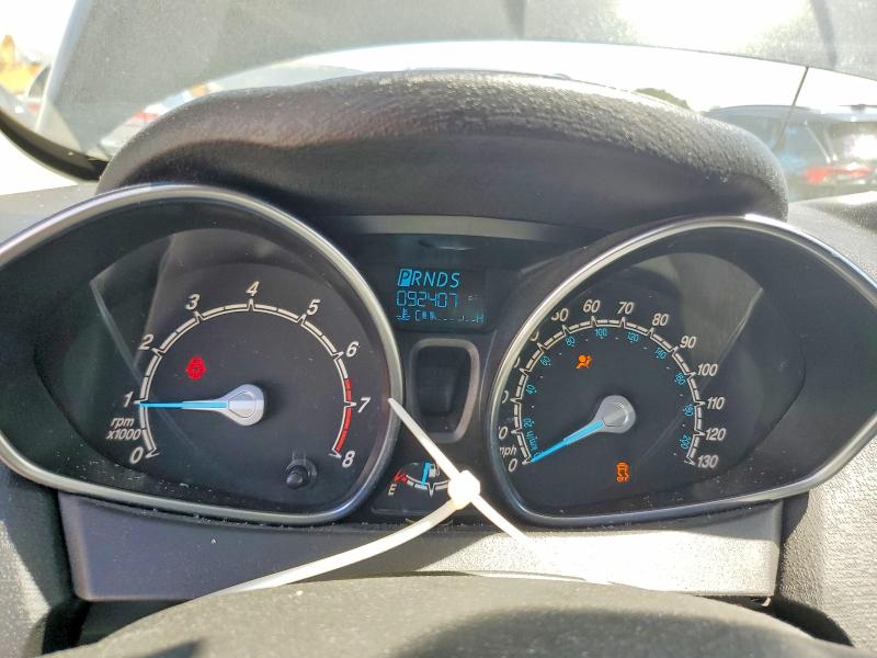 49575386 :رقم المزاد ، 3FADP4EJ2FM221228 vin ، 2015 Ford Fiesta مزاد بيع