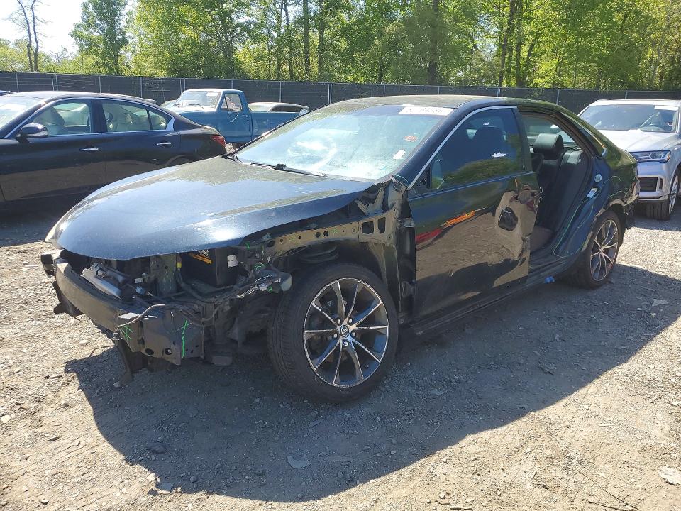 50164586 :رقم المزاد ، 4T1BK1FK7FU566610 vin ، 2015 Toyota Camry مزاد بيع