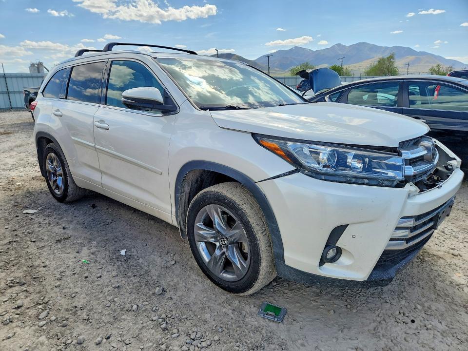 Продажа на аукционе авто 2019 Toyota Highlander, vin: 5TDDZRFH0KS743671, номер лота: 50553406