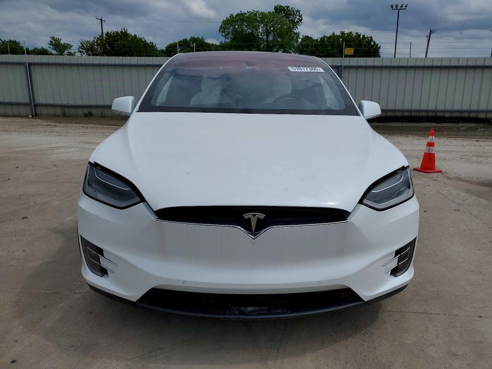 51017386 :رقم المزاد ، 5YJXCBE24GF012790 vin ، 2016 Tesla Model X مزاد بيع