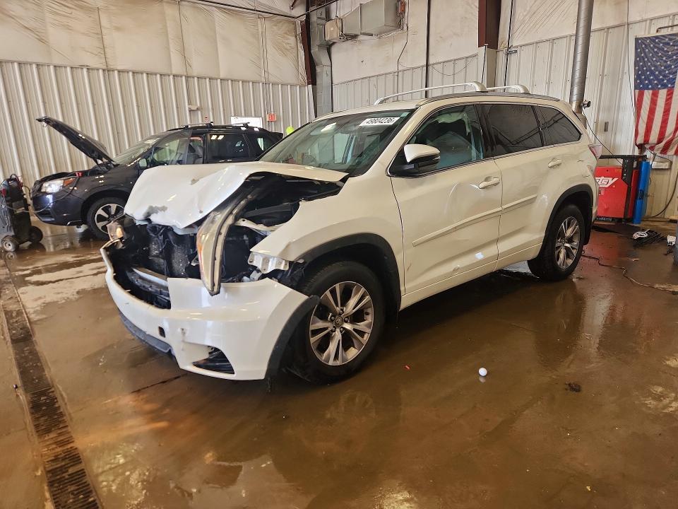 2015 Toyota Highlander მანქანა იყიდება აუქციონზე, vin: 5TDJKRFHXFS157539, აუქციონის ნომერი: 49804236