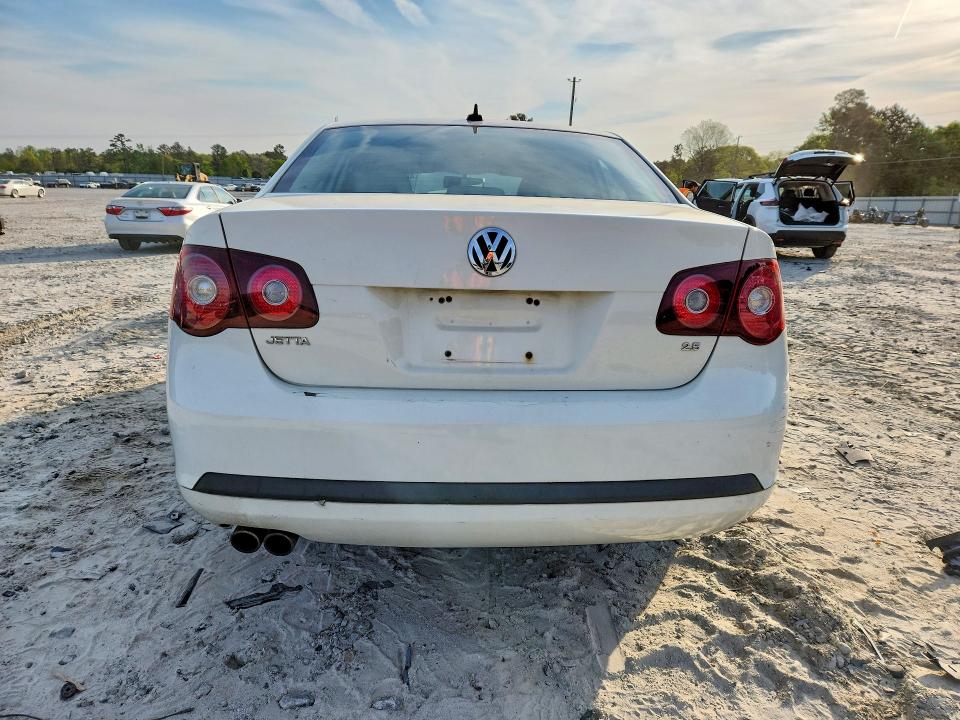 49033696 :رقم المزاد ، 3VWRM71K38M005655 vin ، 2008 Volkswagen Jetta مزاد بيع