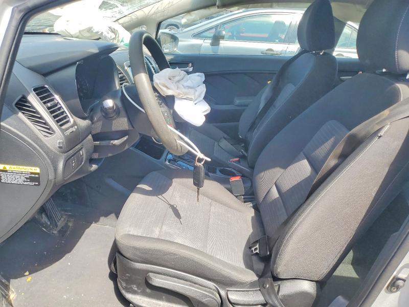 49936656 :رقم المزاد ، 3KPFL4A78JE268288 vin ، 2018 Kia Forte مزاد بيع