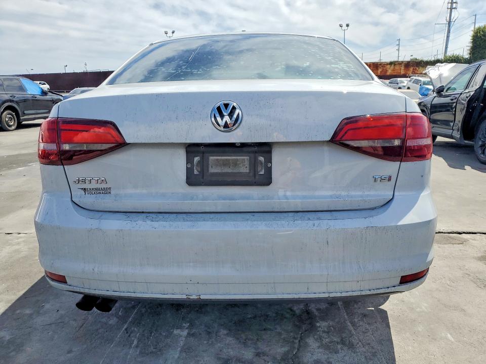 2017 Volkswagen Jetta მანქანა იყიდება აუქციონზე, vin: 3VW2B7AJ7HM233883, აუქციონის ნომერი: 48504686