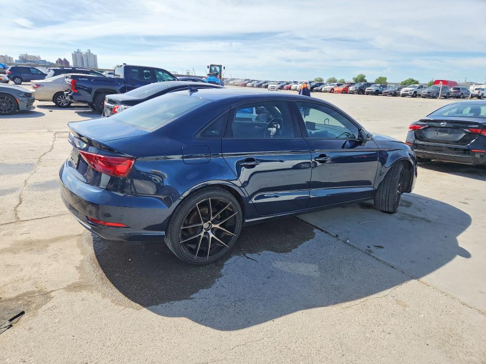 Продаж на аукціоні авто 2017 Audi A3, vin: WAUAUGFF4H1049444, номер лоту: 48864386