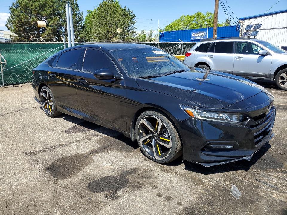50834636 :رقم المزاد ، 1HGCV1F36JA166560 vin ، 2018 Honda Accord مزاد بيع