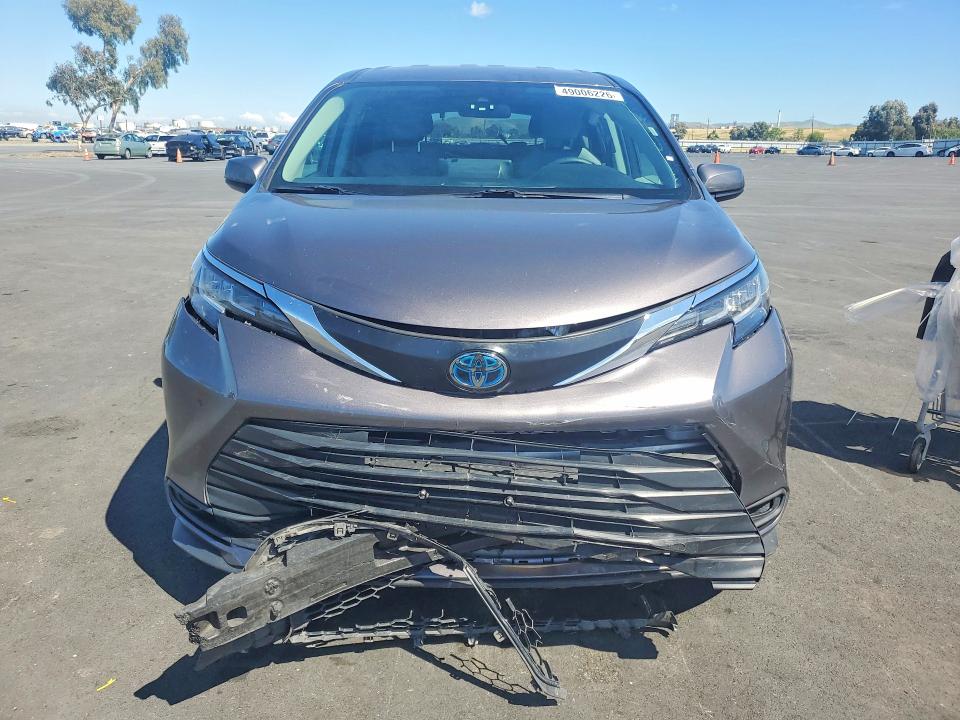 Продажа на аукционе авто 2022 Toyota Sienna, vin: 5TDKRKEC0NS101718, номер лота: 49006226