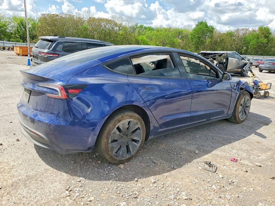 2026 Tesla Model 3 მანქანა იყიდება აუქციონზე, vin: 5YJ3E1EAXTF138592, აუქციონის ნომერი: 49375866