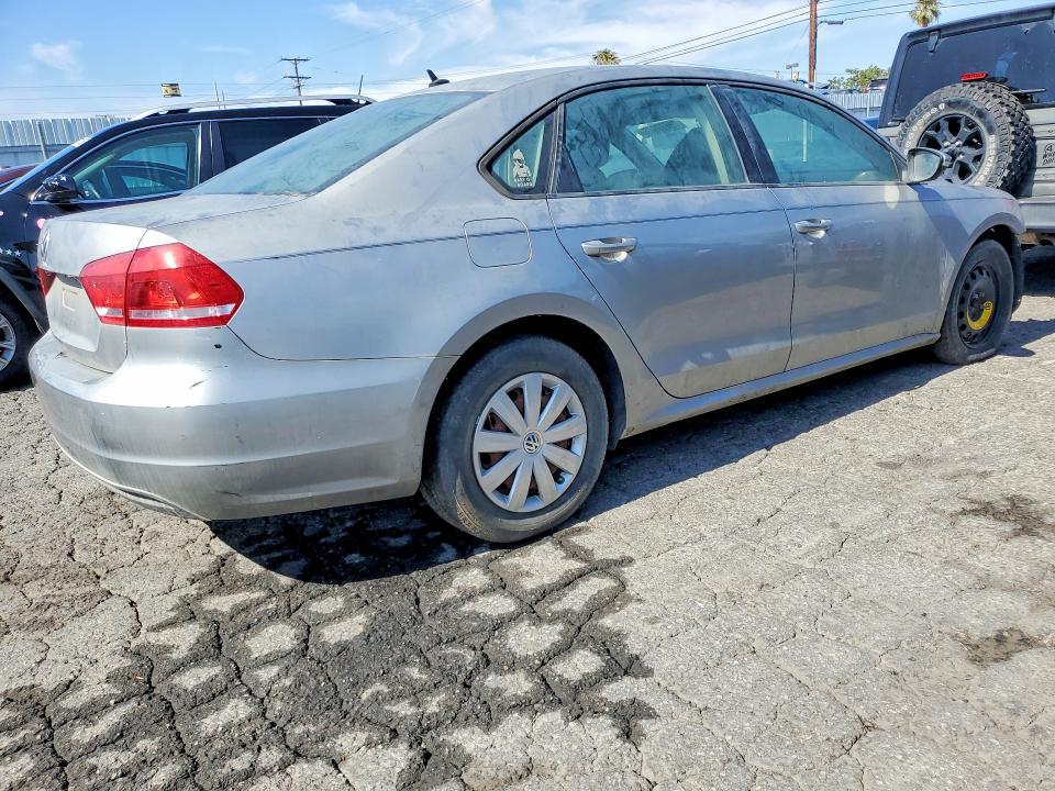 2012 Volkswagen Passat მანქანა იყიდება აუქციონზე, vin: 1VWAP7A32CC006898, აუქციონის ნომერი: 49677876