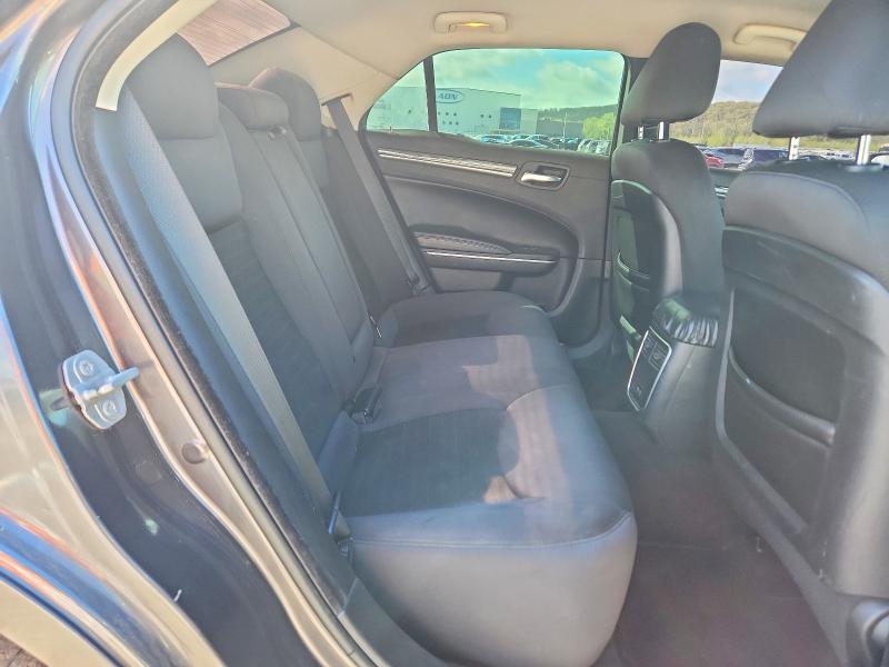48456236 :رقم المزاد ، 2C3CCAAG6JH320592 vin ، 2018 Chrysler 300 مزاد بيع