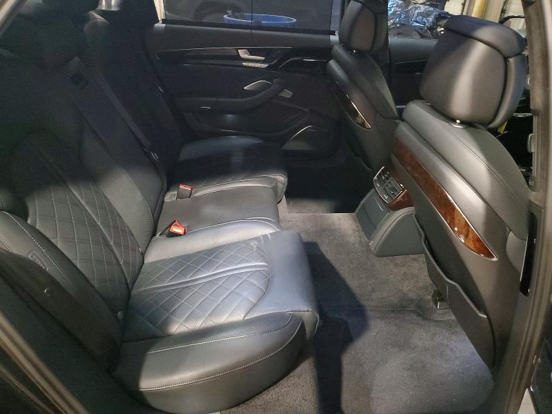 48144096 :رقم المزاد ، WAU32AFD5FN028926 vin ، 2015 Audi A8 مزاد بيع