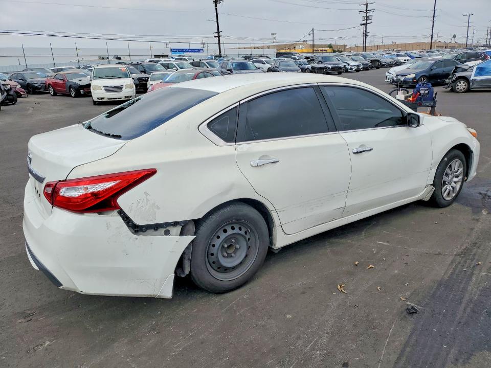 2017 Nissan Altima მანქანა იყიდება აუქციონზე, vin: 1N4AL3AP7HC474116, აუქციონის ნომერი: 49644856