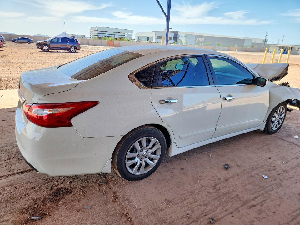 Продажа на аукционе авто 2017 Nissan Altima, vin: 1N4AL3APXHC231383, номер лота: 51322236
