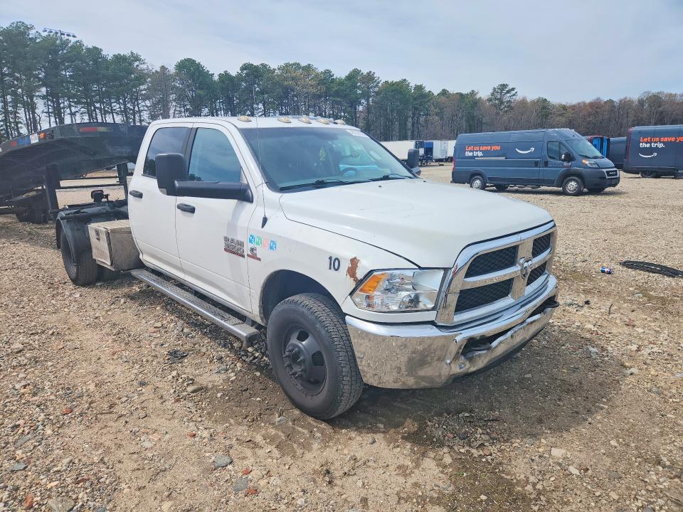49732136 :رقم المزاد ، 3C63RPGL0FG555568 vin ، 2015 Ram 3500 مزاد بيع