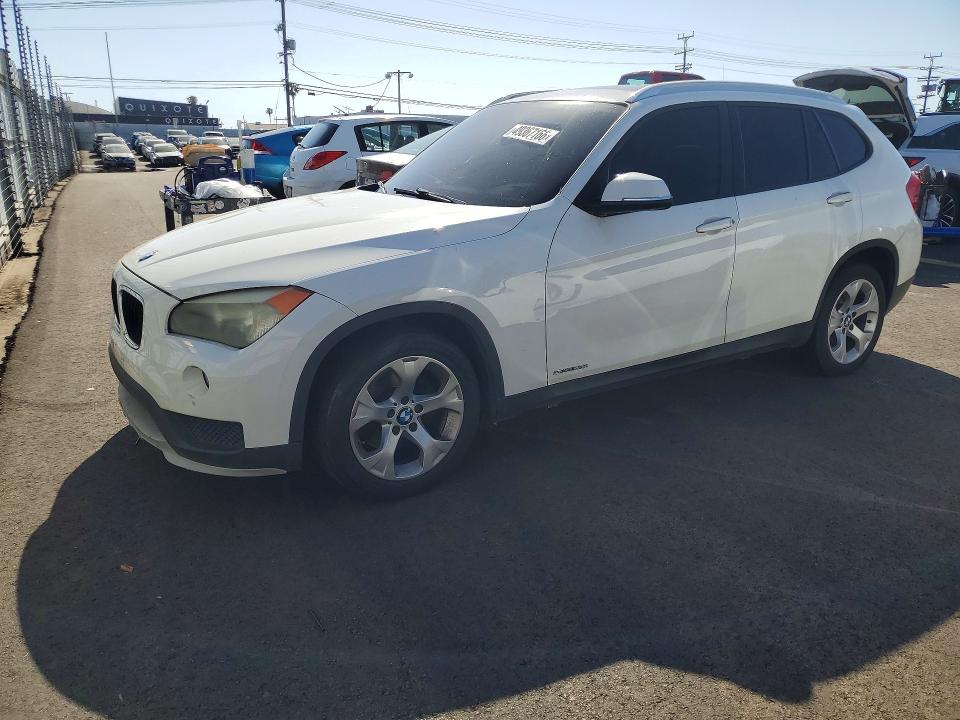 49367166 :رقم المزاد ، WBAVM1C54FVW56833 vin ، 2015 Bmw X1 مزاد بيع