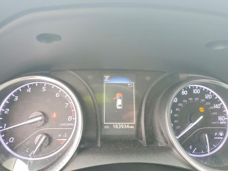 48064726 :رقم المزاد ، 4T1B11HK4JU101405 vin ، 2018 Toyota Camry مزاد بيع