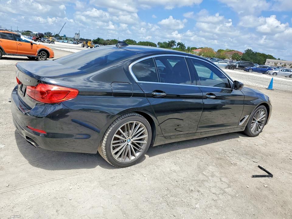 51494086 :رقم المزاد ، WBAJE5C31HG915688 vin ، 2017 Bmw 540 مزاد بيع