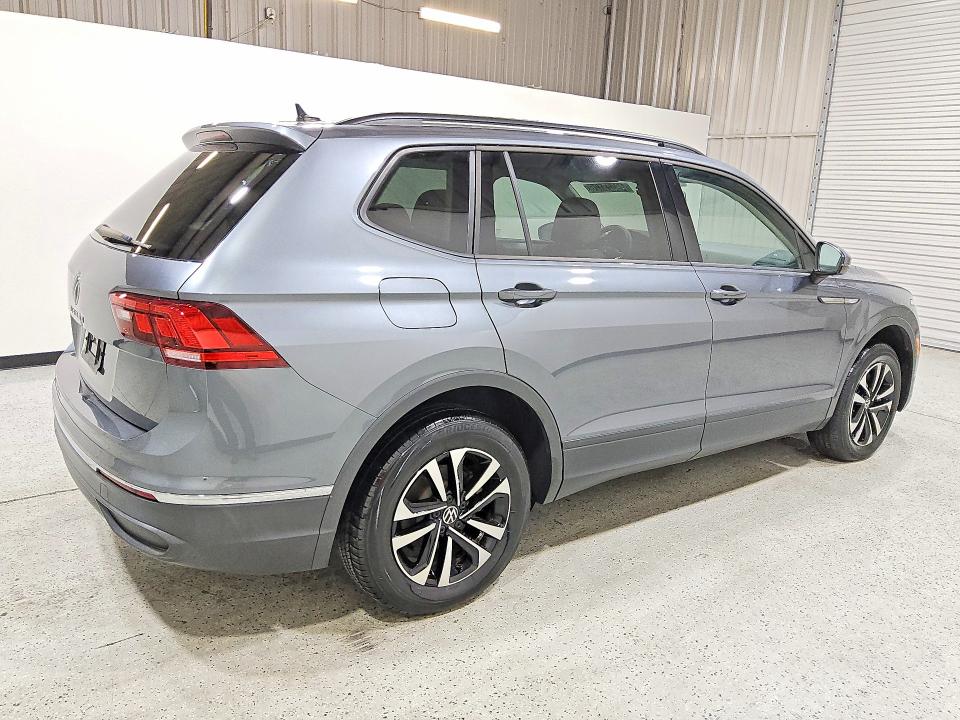 Продажа на аукционе авто 2022 Volkswagen Tiguan, vin: 3VV1B7AX4NM006408, номер лота: 49323126