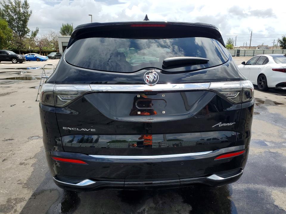 51260526 :رقم المزاد ، 5GAERDKW7NJ185350 vin ، 2022 Buick Enclave مزاد بيع