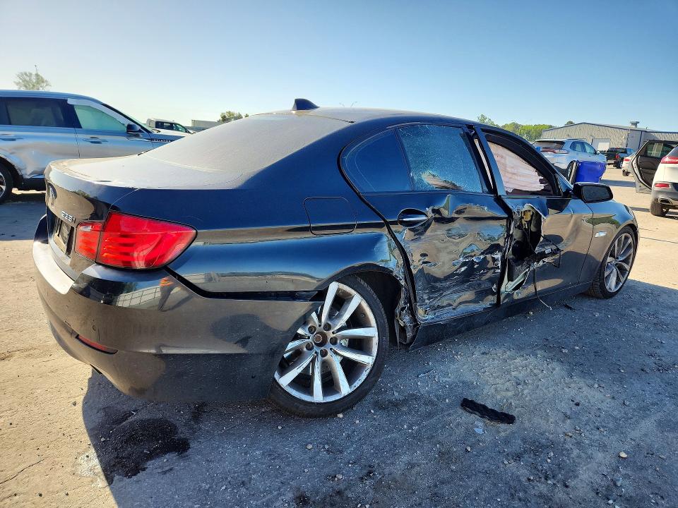 49424076 :رقم المزاد ، WBAFR7C5XBC600474 vin ، 2011 Bmw 535 مزاد بيع