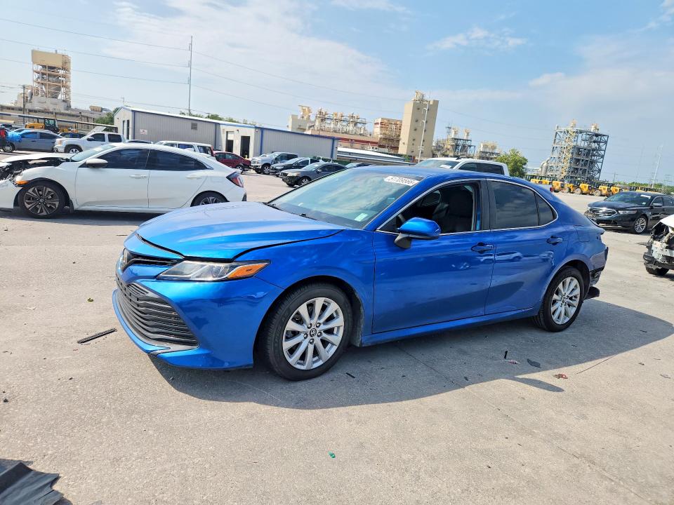51709566 :رقم المزاد ، 4T1B11HK3KU255766 vin ، 2019 Toyota Camry مزاد بيع